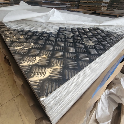 Piattaforma di alluminio in rilievo a quadri di buona qualità per pavimenti di carrelli
